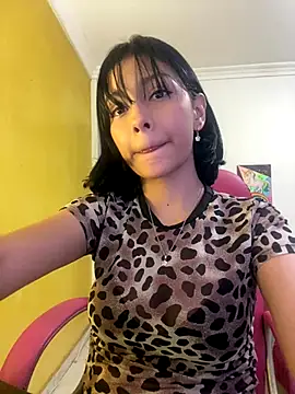 xoxo milk online show from January 7, 11:30 pm