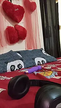 hotestfantasy online show from February 15, 7:51 am