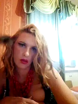 Snapshot of LaraDiva7799 chatting on October 16, 1:47 pm LaraDiva7799 online show from October 16, 1:47 pm