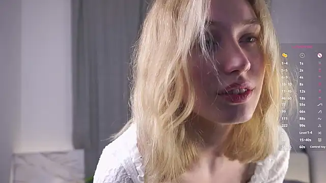 HoneyRay online show from September 27, 9:44 pm