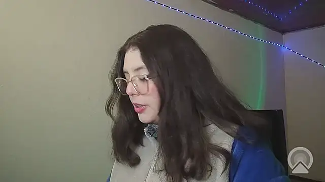 Pao Ly online show from June 5, 11:11 pm