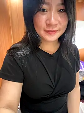 Snapshot of violet-00 chatting on October 7, 5:23 am violet-00 online show from October 7, 5:23 am