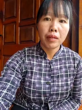 helenzz online show from October 22, 7:02 am