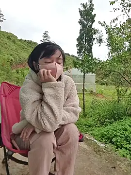 Helen-Tran online show from October 21, 1:31 am