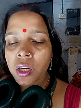 reya743 online show from October 18, 5:59 pm