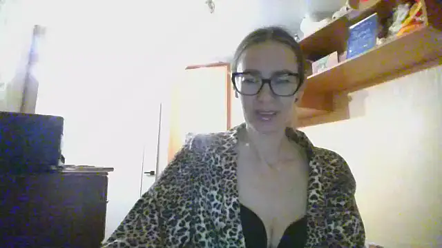 Snapshot of Norivann chatting on October 19, 7:38 pm Norivann online show from October 19, 7:38 pm