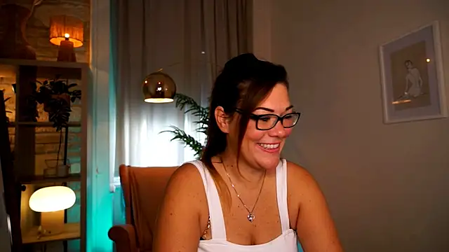 Snapshot of mrs_fllowerr chatting on October 3, 2:22 pm mrs fllowerr online show from October 3, 2:22 pm