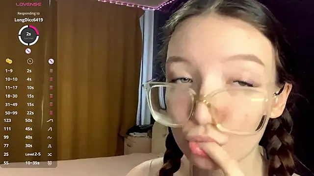 KrystinFunches online show from October 29, 8:18 am