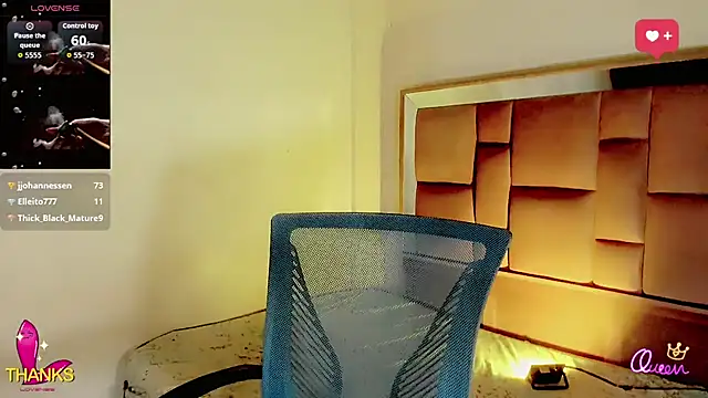 roxanawillts online show from February 3, 6:40 am