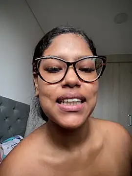 miiabrown18 online show from October 27, 1:06 pm