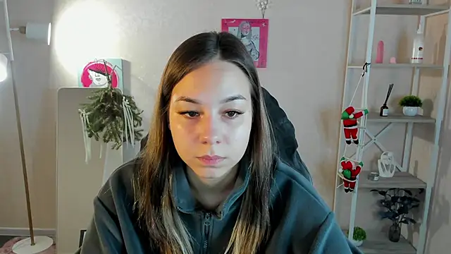 Al1ice Moures online show from January 10, 1:10 am