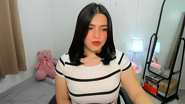 Snapshot of BubbbleButtDemi chatting on October 6, 7:36 am BubbbleButtDemi online show from October 6, 7:36 am