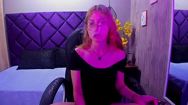 Snapshot of ChloeCampbell03 chatting on October 4, 1:17 pm ChloeCampbell03 online show from October 4, 1:17 pm