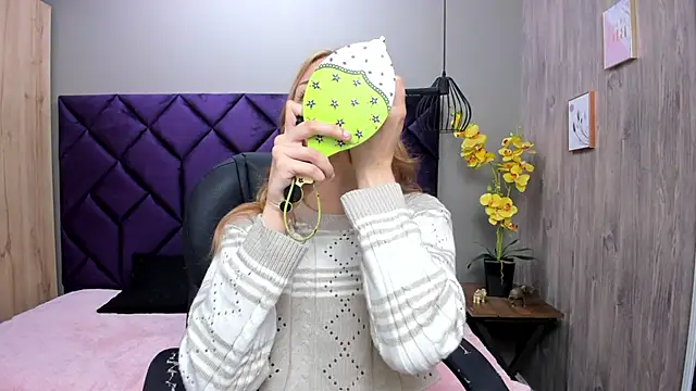 Snapshot of ChloeCampbell03 chatting on October 14, 12:30 pm ChloeCampbell03 online show from October 14, 12:30 pm