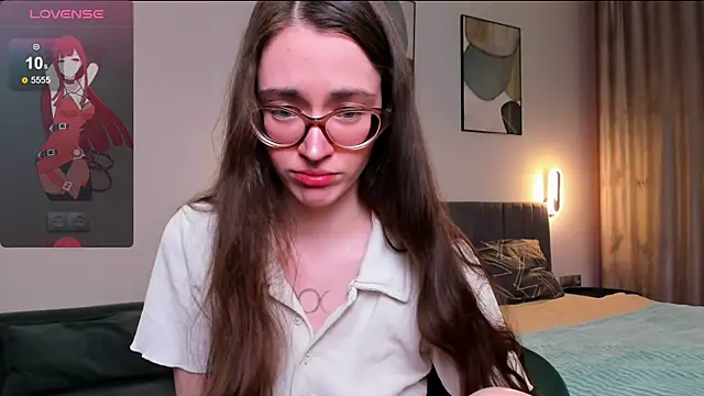 bellacatlovesmeat online show from October 1, 6:35 pm