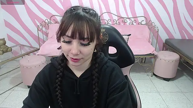 Snapshot of saabrina_ chatting on October 16, 1:14 pm saabrina online show from October 16, 1:14 pm