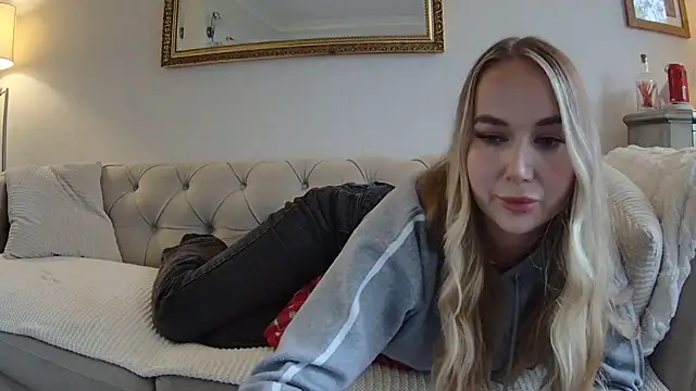 BarbieDolly x online show from October 8, 2:43 pm