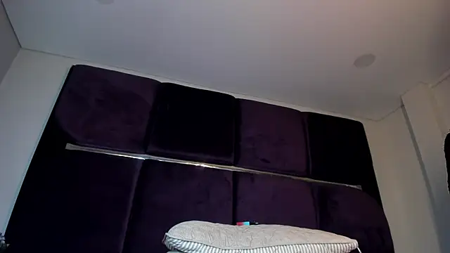 Snapshot of Tokio_Petit chatting on September 30, 4:07 am Tokio Petit online show from September 30, 4:07 am