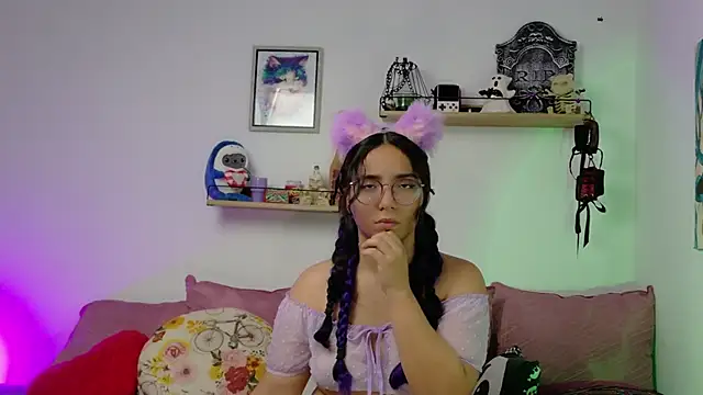 LucyDerby online show from December 2, 2:02 am