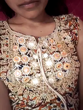 Queen-Bee143 online show from February 17, 4:45 am