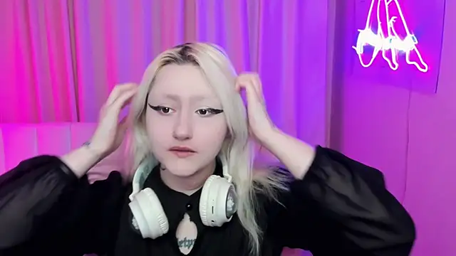 JuliaSharkk online show from October 1, 8:47 pm