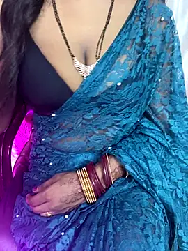 Snapshot of sweet-ananya23 chatting on October 15, 10:40 am sweet-ananya23 online show from October 15, 10:40 am