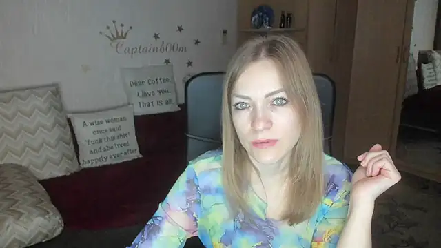 Tiffany Bates online show from November 22, 3:42 am