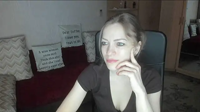 Tiffany Bates online show from February 26, 4:00 am