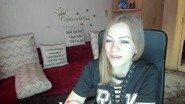 Snapshot of Tiffany_Bates chatting on October 8, 3:44 am Tiffany Bates online show from October 8, 3:44 am
