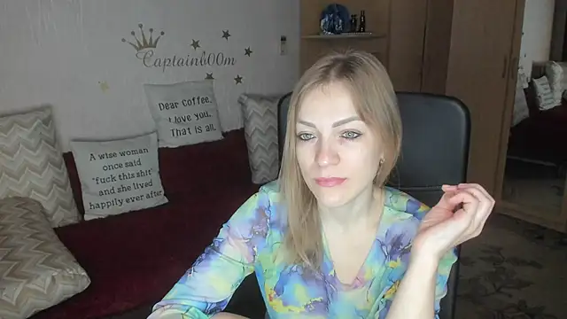 Tiffany Bates online show from October 26, 3:57 am