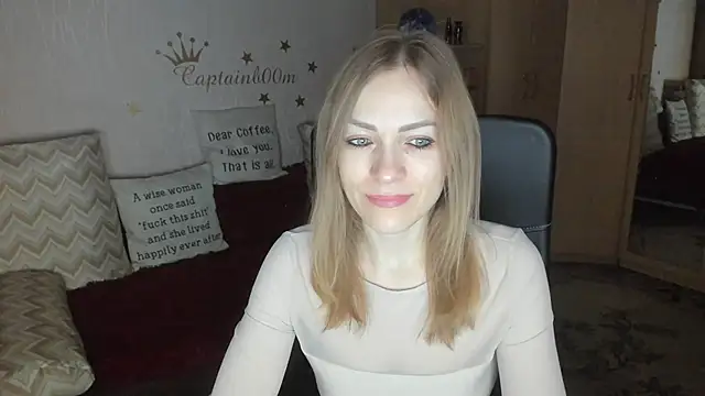 Tiffany Bates online show from December 18, 3:55 am