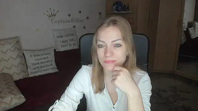 Tiffany Bates online show from October 30, 3:53 am