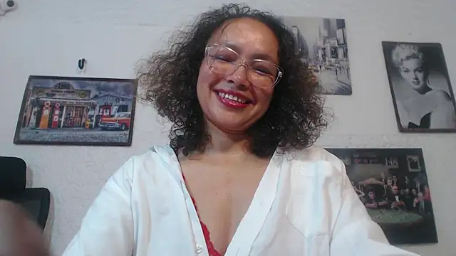 Snapshot of venus_lov9 chatting on October 6, 10:32 am venus lov9 online show from October 6, 10:32 am