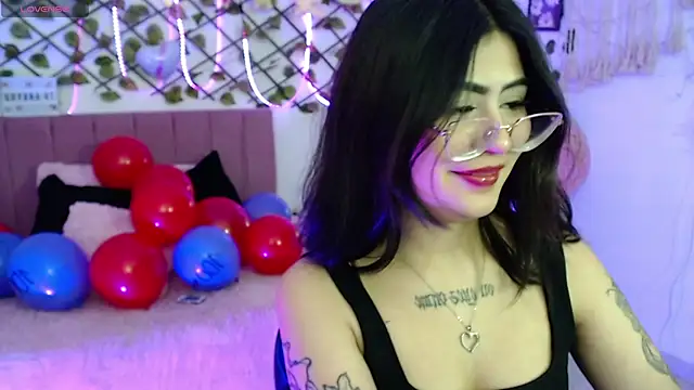 Snapshot of isa_bunny18 chatting on October 2, 2:27 am isa bunny18 online show from October 2, 2:27 am