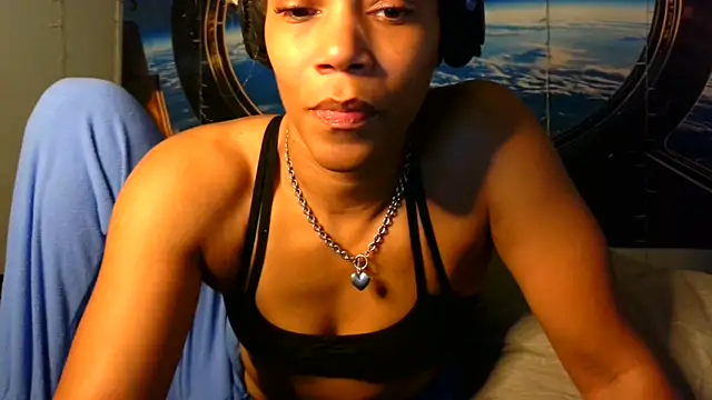 MrsToniTone online show from December 4, 4:08 pm