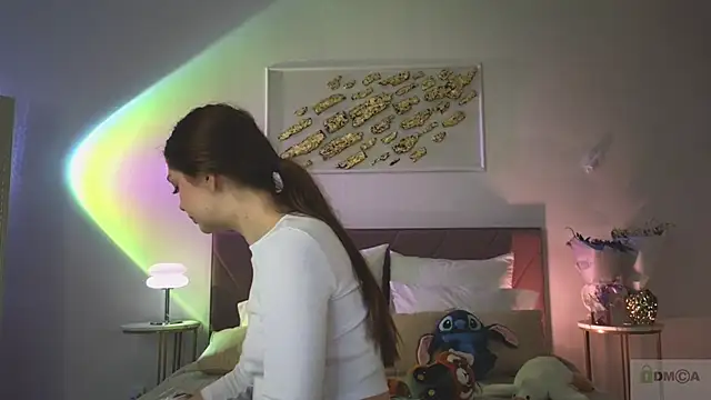 Nicole Broown  online show from November 26, 9:49 pm