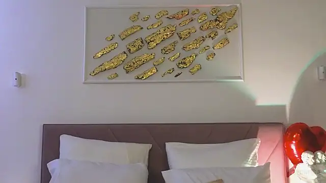 Nicole Broown  online show from March 1, 9:47 pm