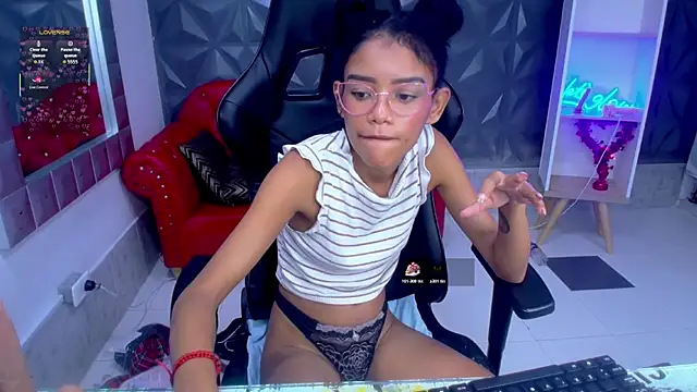 adisson petite1 online show from January 9, 11:53 pm