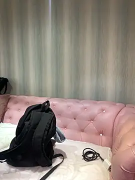 Snapshot of MelodyPink_ chatting on October 17, 8:12 pm MelodyPink online show from October 17, 8:12 pm
