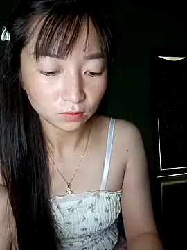 Snapshot of roxie-zz chatting on October 15, 9:56 am roxie-zz online show from October 15, 9:56 am