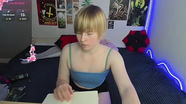 Cattie w  online show from February 3, 2:53 am