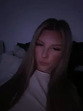 blondeeee online show from February 23, 6:07 pm