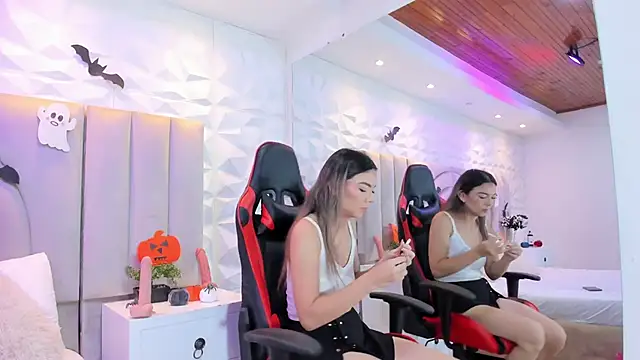 celestebellmont online show from October 28, 12:44 pm