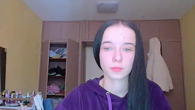 Emilia Light online show from January 15, 8:09 am