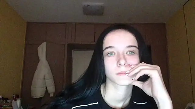 Emilia Light online show from November 4, 6:51 am