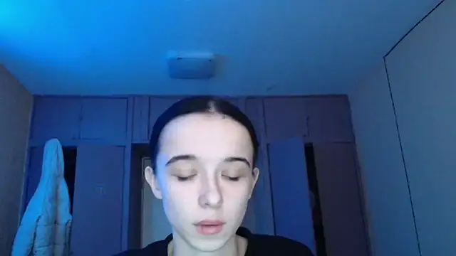 Emilia Light online show from November 22, 8:17 am