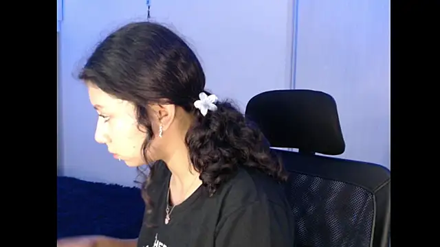 Ivonnybonn online show from November 5, 6:18 am