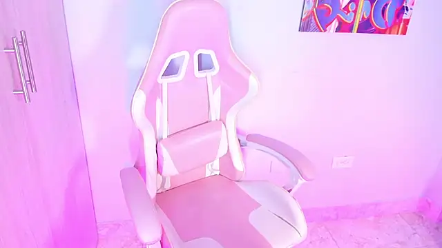 Athenea  fox online show from November 8, 12:21 pm