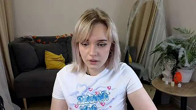 Snapshot of MayWins chatting on October 29, 9:28 pm MayWins online show from October 29, 9:28 pm