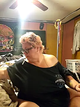 violentviolet68 online show from October 12, 6:43 pm